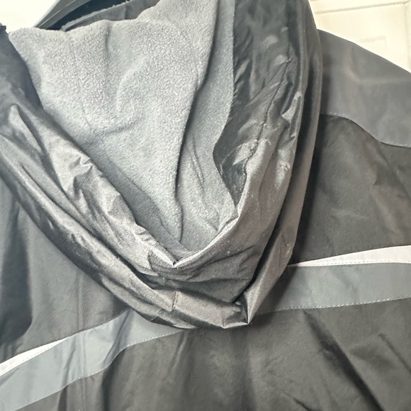 Men’s Coat - Picture 9 of 9